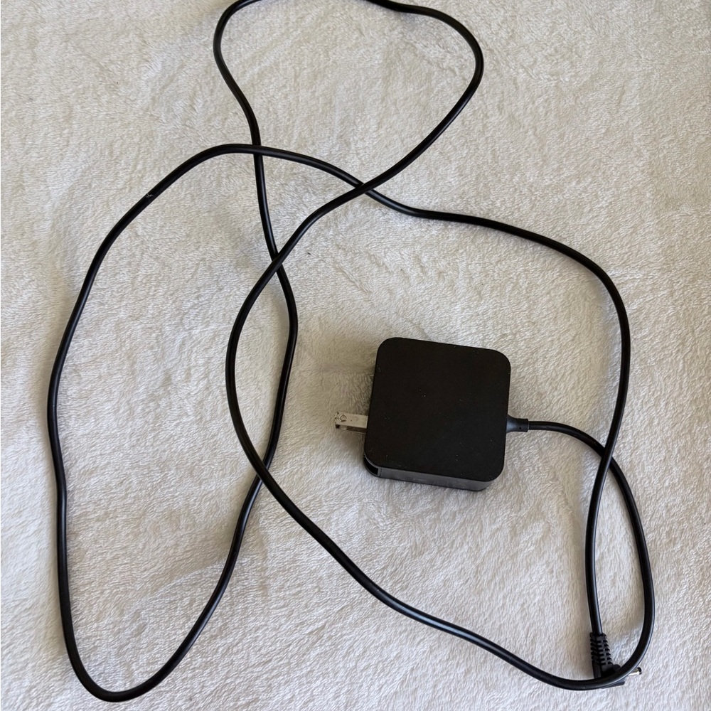 Black Computer Cable Adapter‎